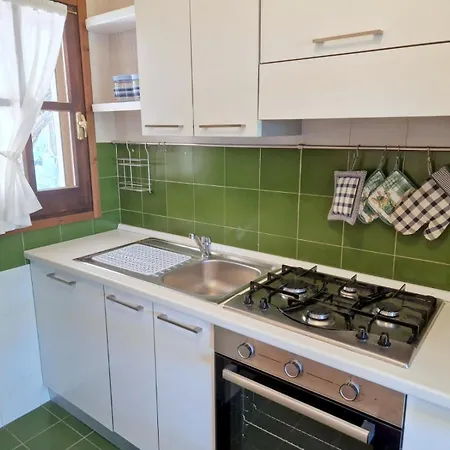 Ibiscus, Notteri Holiday home *